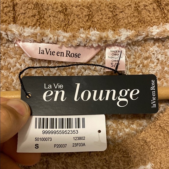 La Vie En Rose Soft Cozy Plaid Tan and White Crew Neck Sweater Stretchy Lounge - Picture 2 of 9